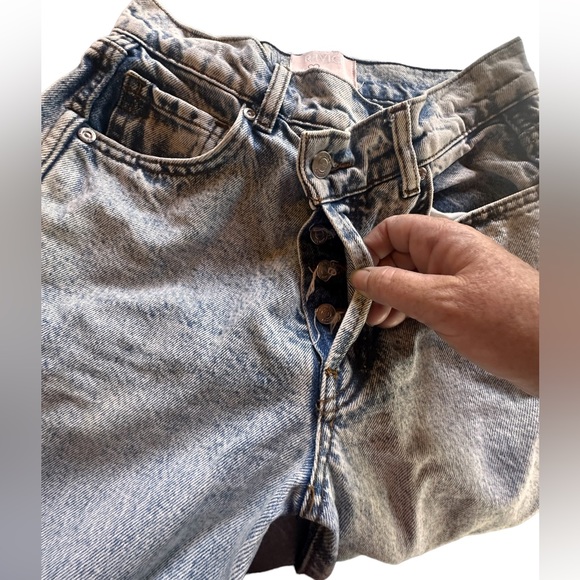 Revice size 25 crossover/asymmetrical waist denim jeans. Button fly, acid wash. - Picture 7 of 14